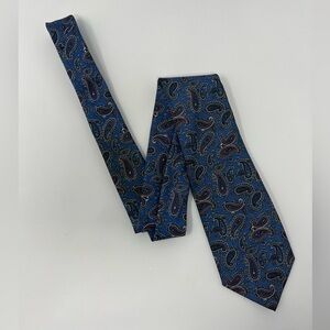 Vintage Classic Collection neck tie, blue paisley, polyester, retro, preppy‎
